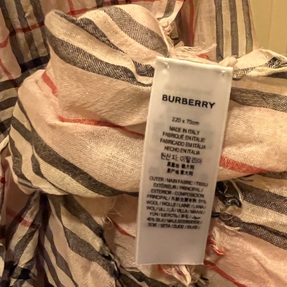 Burberry Pink Duo Pattered Wool Scarf - Picture 2 of 4